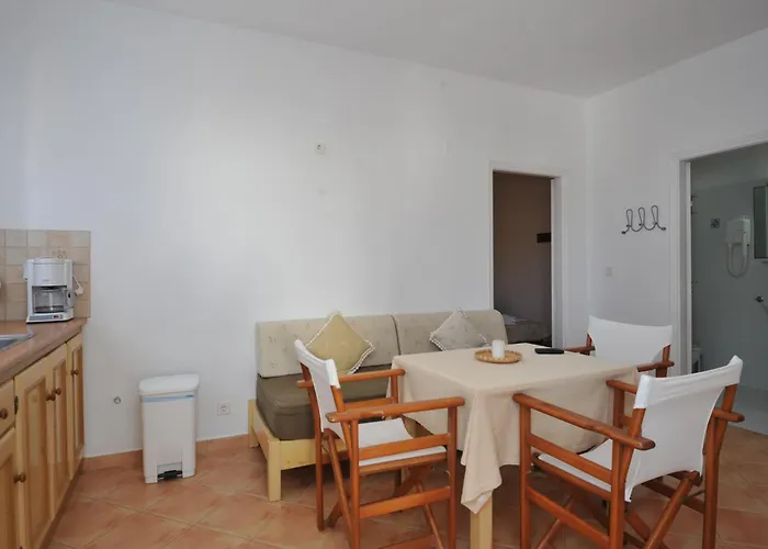 Janos And Apartman *