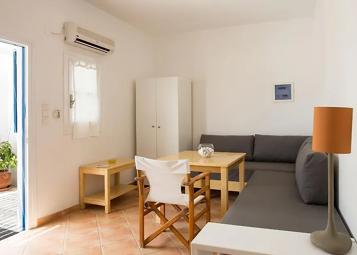 Janos And Apartman Náusza